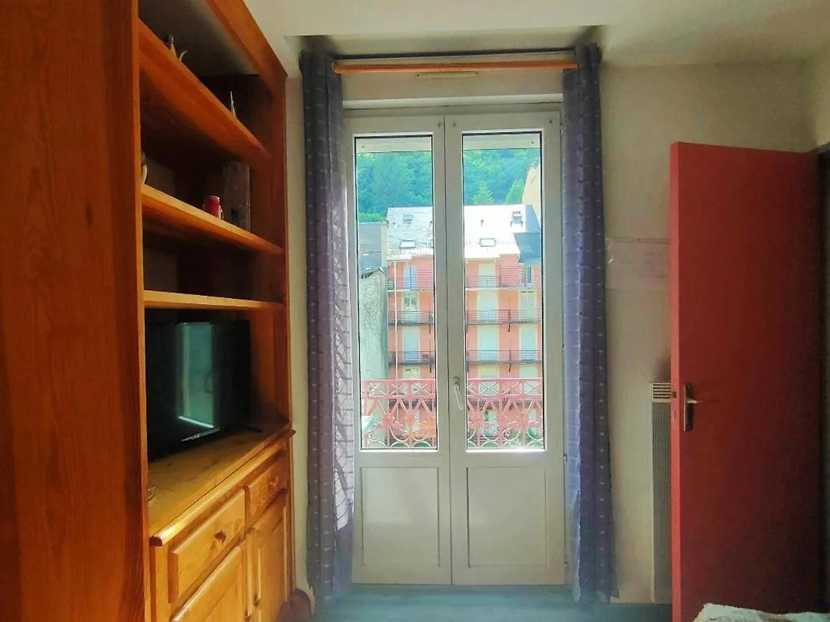 Appartement Centre-Ville 4/6 Pers, 3E Etage, Cuisine Equipee, Parking Gratuit, Linge En Supplement - Fr-1-234-228 Cauterets Apartman